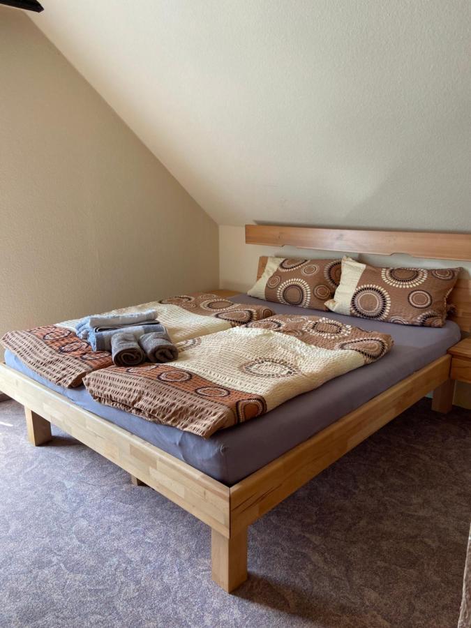 Hotel Haus Petra Stadtkyll Esterno foto